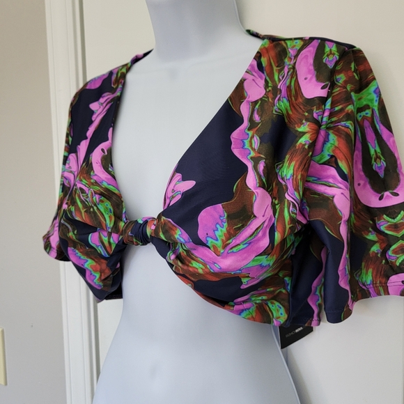 NWT FashionNova Tropical Trip Twist Front Crop Bikini Top Pink Purple Size 1X - Picture 3 of 7